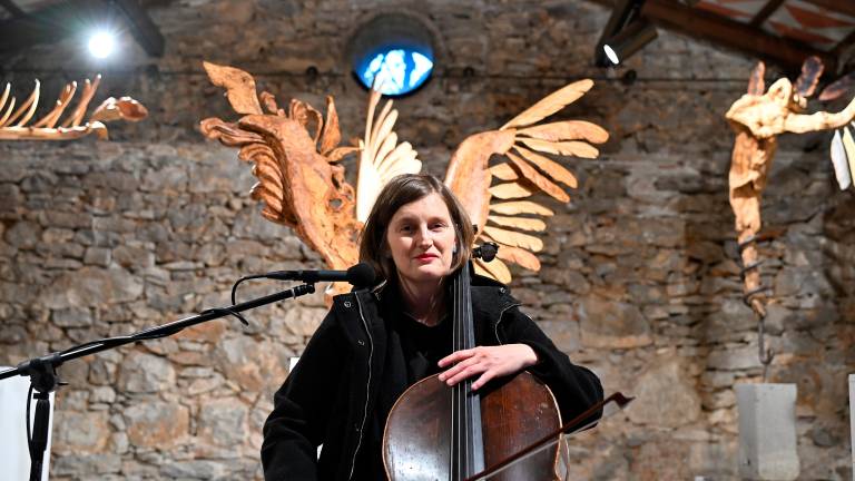 Kiparski objekti, ki ustvarjajo razpetost med zemljo in nebom