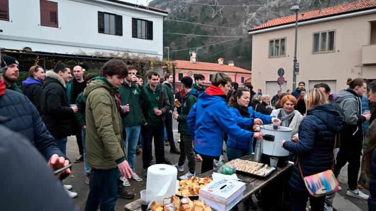 Starodavni običaj lučanja v Boljuncu