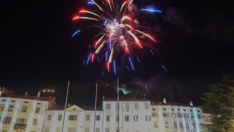 Preloženo silvestrovanje v Gorici množično in veselo (VIDEO)