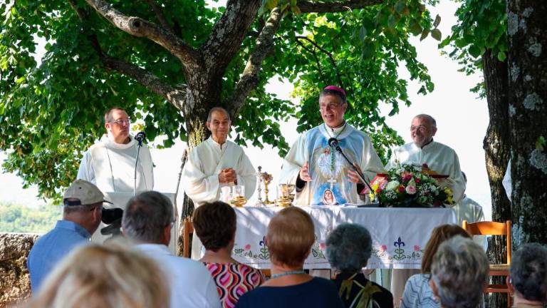 Okoli Tabra se začenjajo praznični dnevi