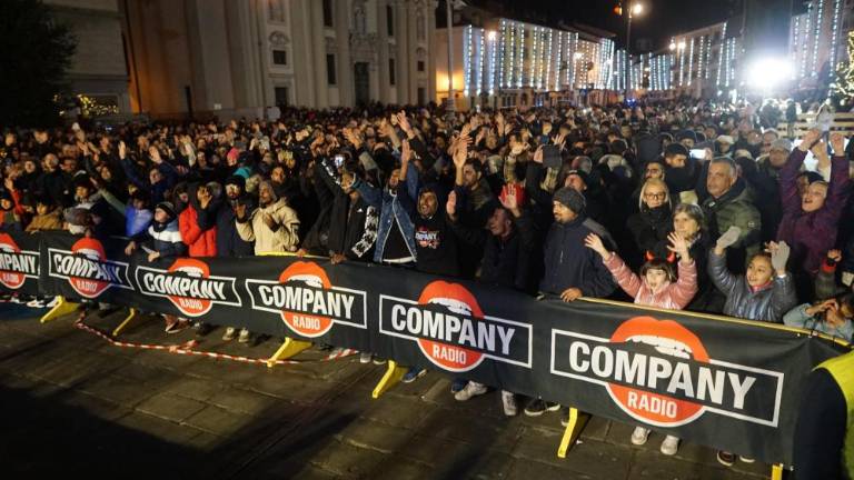 Preloženo silvestrovanje v Gorici množično in veselo (VIDEO)