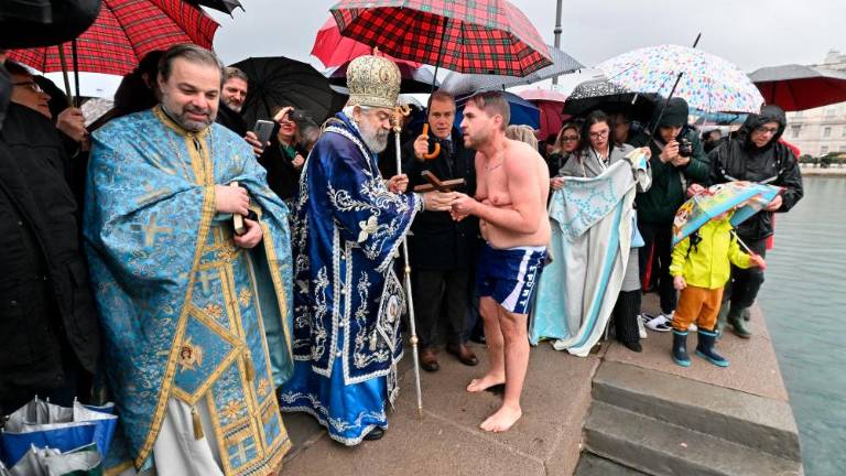 Grško-pravoslavni verniki so praznovali teofanijo