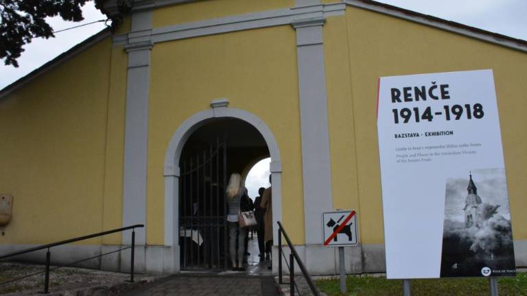 V pokopališki vežici muzej sanitete prve svetovne vojne