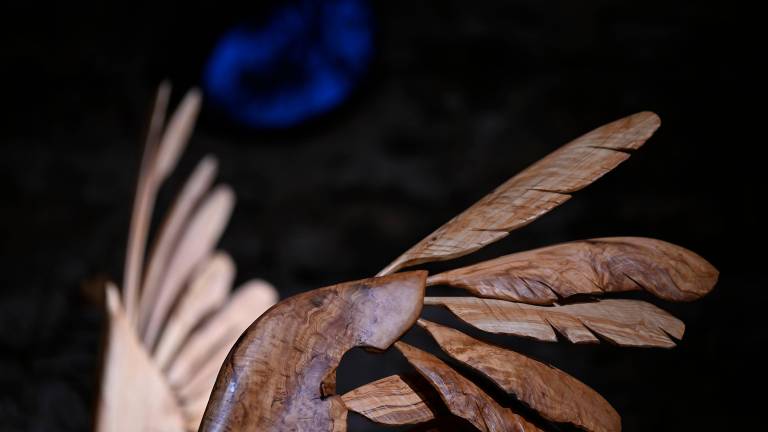 Kiparski objekti, ki ustvarjajo razpetost med zemljo in nebom