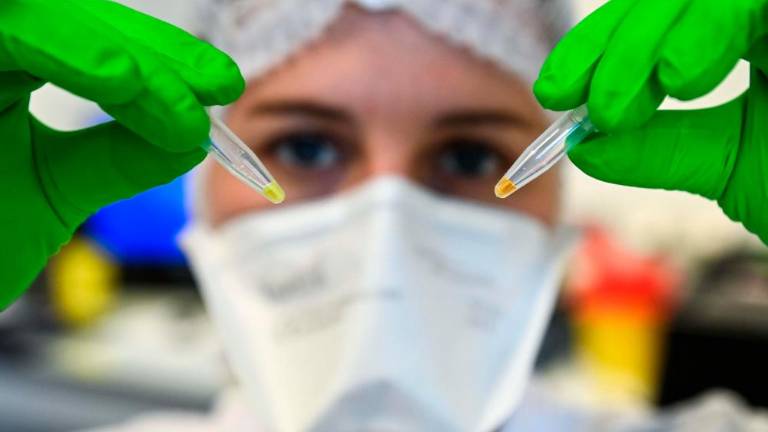 Število aktivnih primerov okužbe v porastu