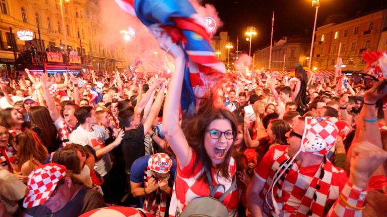 Vse več Hrvatov se odpoveduje hrvaškemu državljanstvu