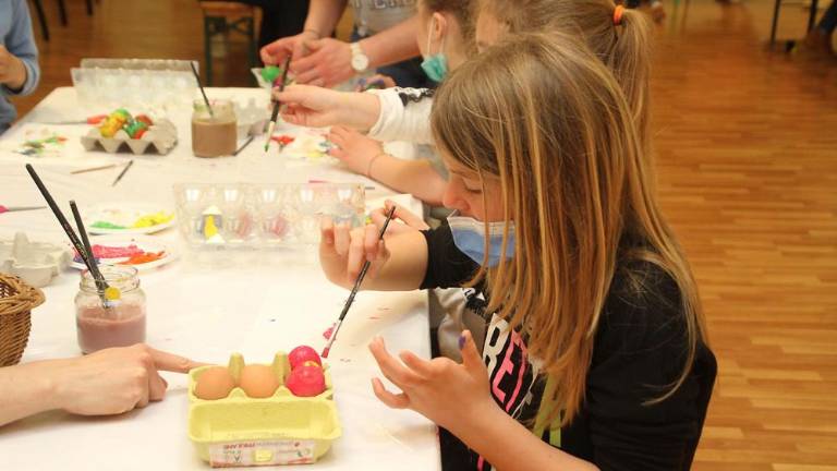 Na Goriškem barvali pirhe