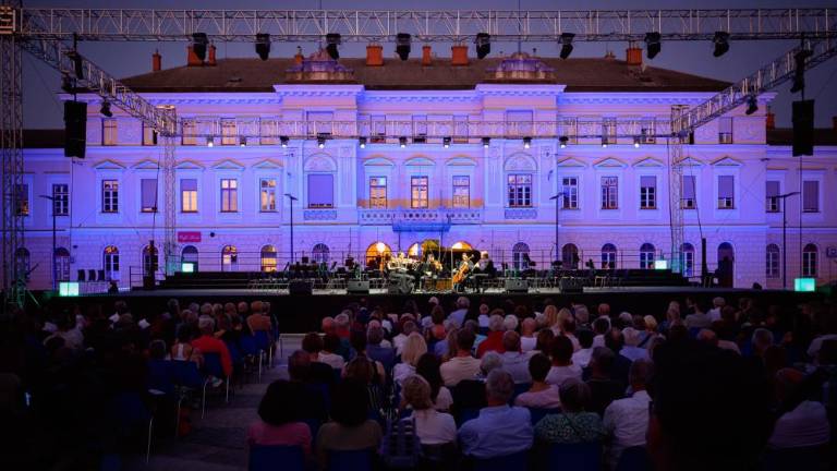 Brezmejno so se povezali v glasbi