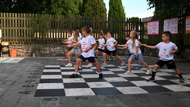 Kriški osnovnošolci so se poklonili Miroslavu Košuti