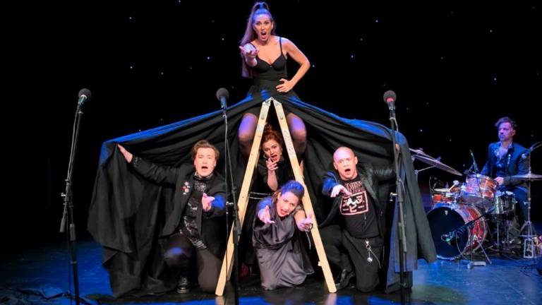 V intimnih zgodbah ogledalo družbe