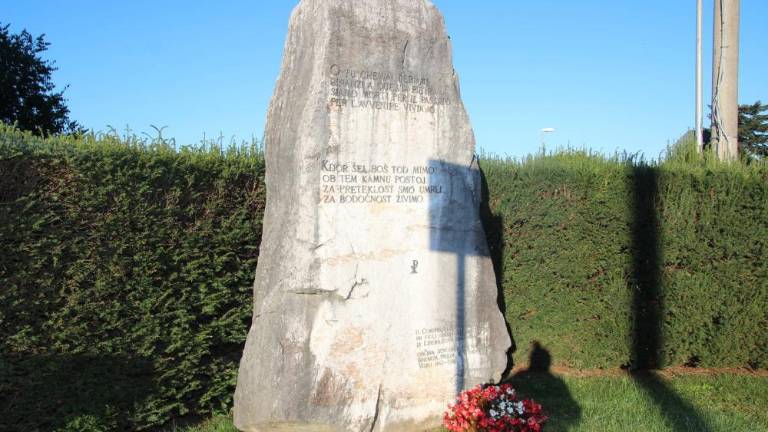 Pohod bo vodil do vseh spomenikov