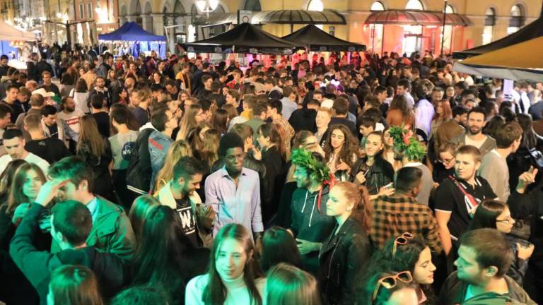 Obiskovalce Okusov ob meji bo pričakalo 327 stojnic iz 40 držav