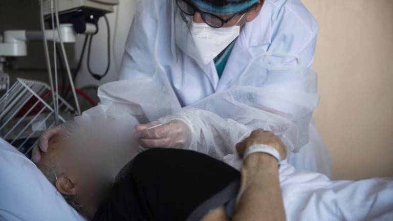 Med brisi iz domov starejših občanov skoraj tretjina pozitivnih