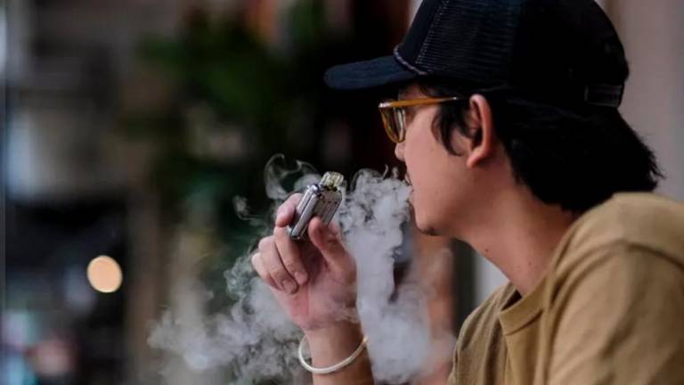 V Sloveniji s 24. aprilom prepovedane vabljive arome v elektronskih cigaretah