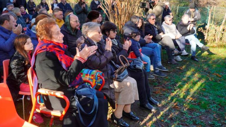Ob obletnici otroci vrtcu zapeli himno