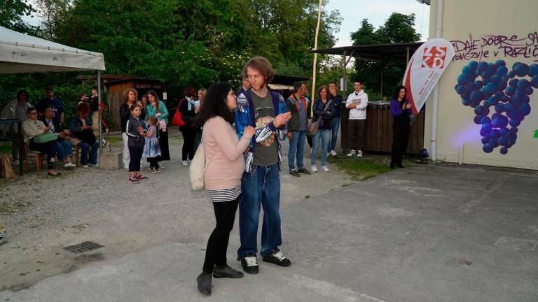 Ustvarjalnost povezala mlade