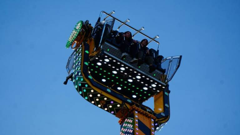 Vrtiljaki, sladkarije in stojnice: pričel se je Andrejev sejem