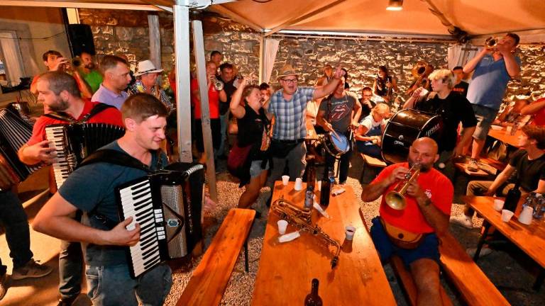 Četrtek na Kraški ohceti