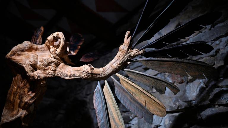 Kiparski objekti, ki ustvarjajo razpetost med zemljo in nebom