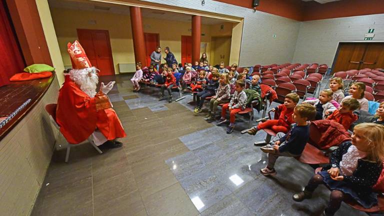 Otroke je obiskal Miklavž