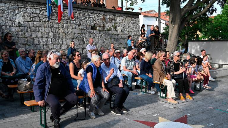 Kriški osnovnošolci so se poklonili Miroslavu Košuti