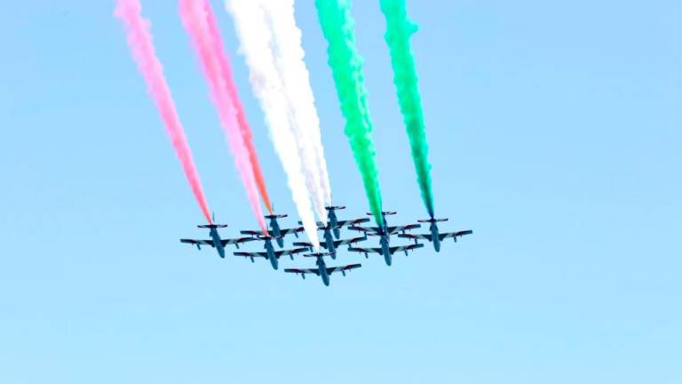 Trst preletela letala skupine Frecce tricolori (FOTO)