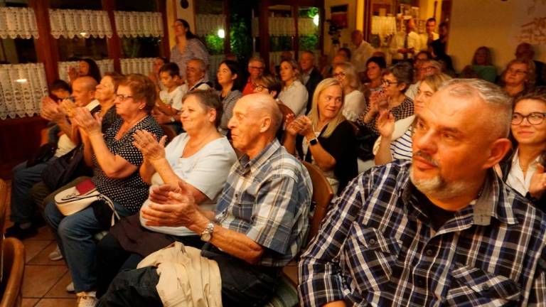 Ogenj, ki je tudi podiral meje in oživil solidarnost