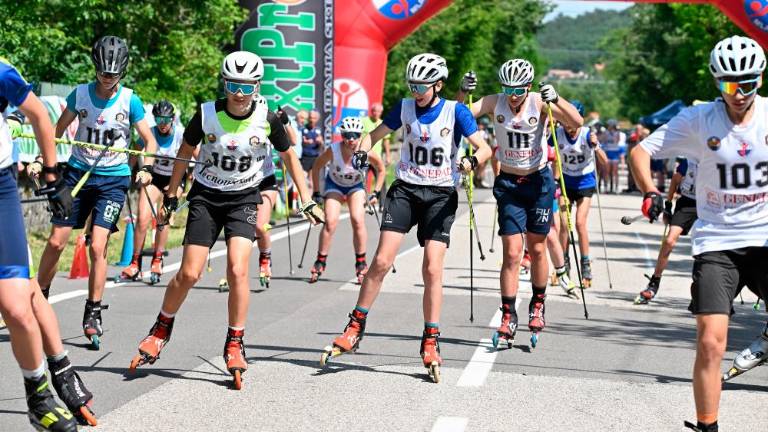 Začetek sezone na tekaških rolkah v režiji AŠD Mladina
