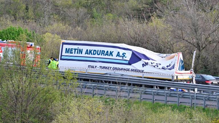 Na avtocestnem priključku zaradi nesreče daljši zastoji