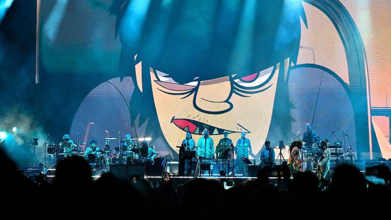 Gorillaz občinstvo popeljali na potovanje skozi 25 let svoje zgodovine