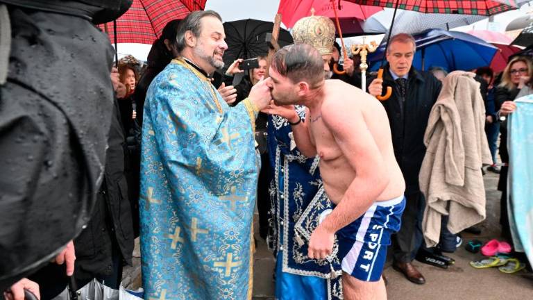 Grško-pravoslavni verniki so praznovali teofanijo