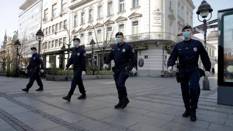 Srbski predsednik grozi s policijsko uro