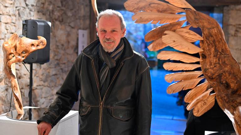 Kiparski objekti, ki ustvarjajo razpetost med zemljo in nebom