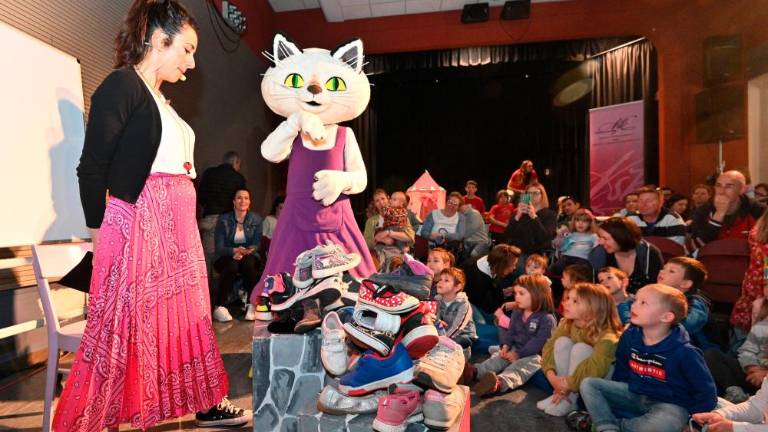 Pravljicam posvetili cel dan