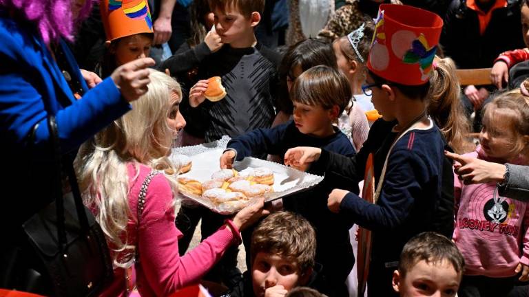 Pustni defile najmlajših na Opčinah