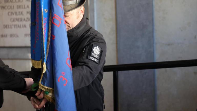 Decima Mas z vencem na občini, protest antifašistov na Korzu