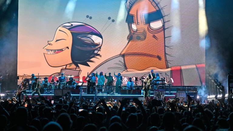 Gorillaz občinstvo popeljali na potovanje skozi 25 let svoje zgodovine
