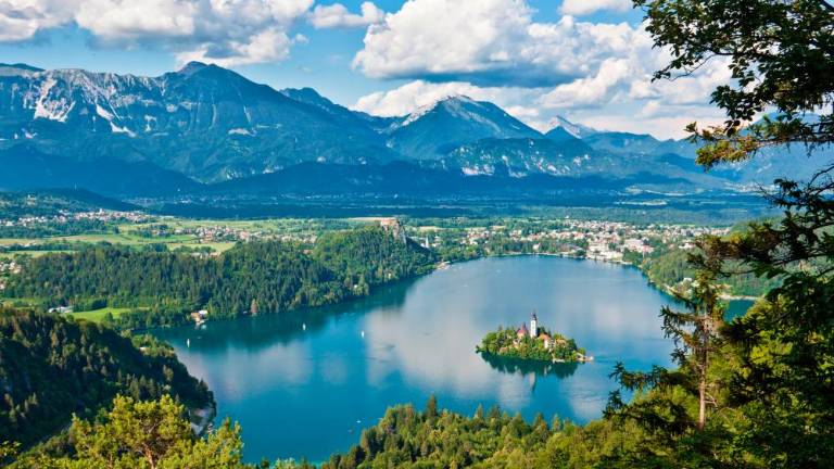 Tujci v Sloveniji poskrbeli za več kot dve tretjini vseh prenočitev