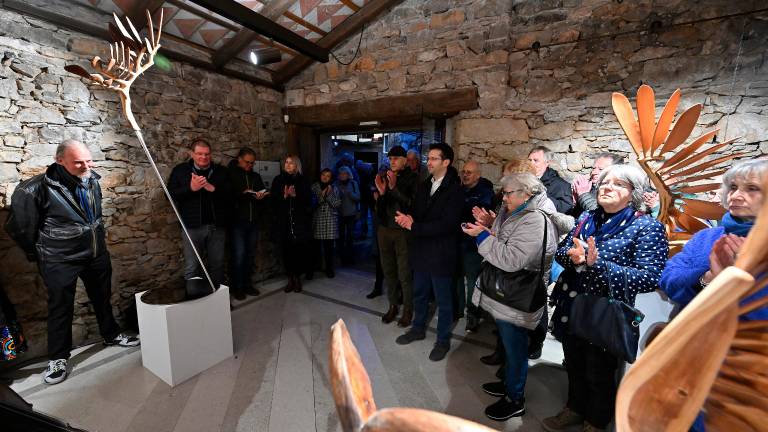 Kiparski objekti, ki ustvarjajo razpetost med zemljo in nebom