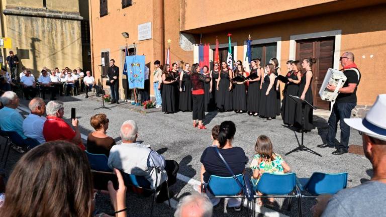 Spomnili so se tragične obletnice požiga vasi in smrti desetih fantov