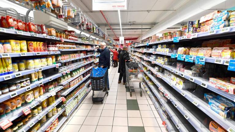 V času ponorelih cen hrane preživi le natančen potrošnik