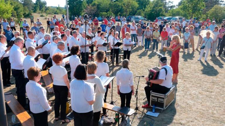 Počastili bazoviške junake