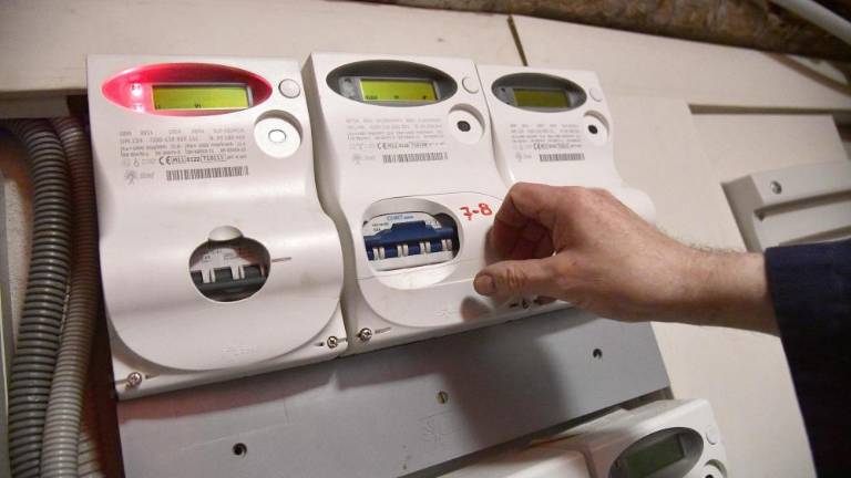 Zamenjati morajo še 20 tisoč števcev