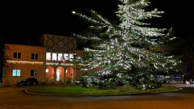 Prižig prazničnih lučk v Nabrežini in na Proseku