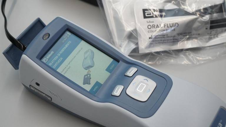 V ukradenem avtomobilu z drogo