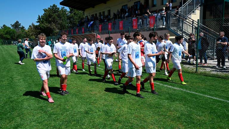 Združena nogometna ekipa Vesna Zarja pokrajinski prvak U16