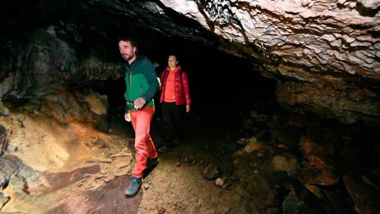 Uspel pohod po kraških pečinah in spomenikih