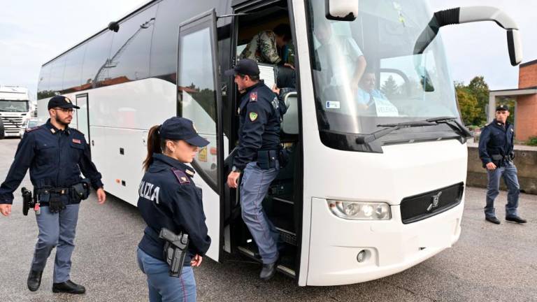 Začel se je nadzor na meji (foto)