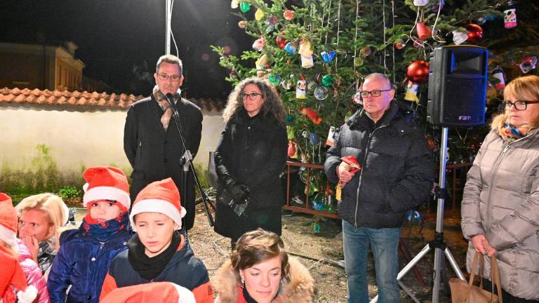 Prižig prazničnih lučk v Nabrežini in na Proseku