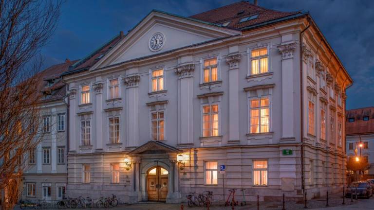 Slovenija danes prvič praznuje dan znanosti